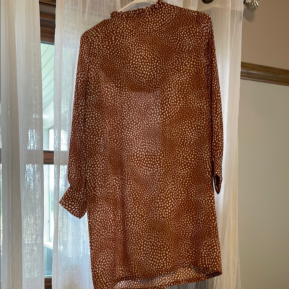 Massini Brown and White Sheath Dress with Cowl Neck and Bishop Sleeves - Picture 3 of 4